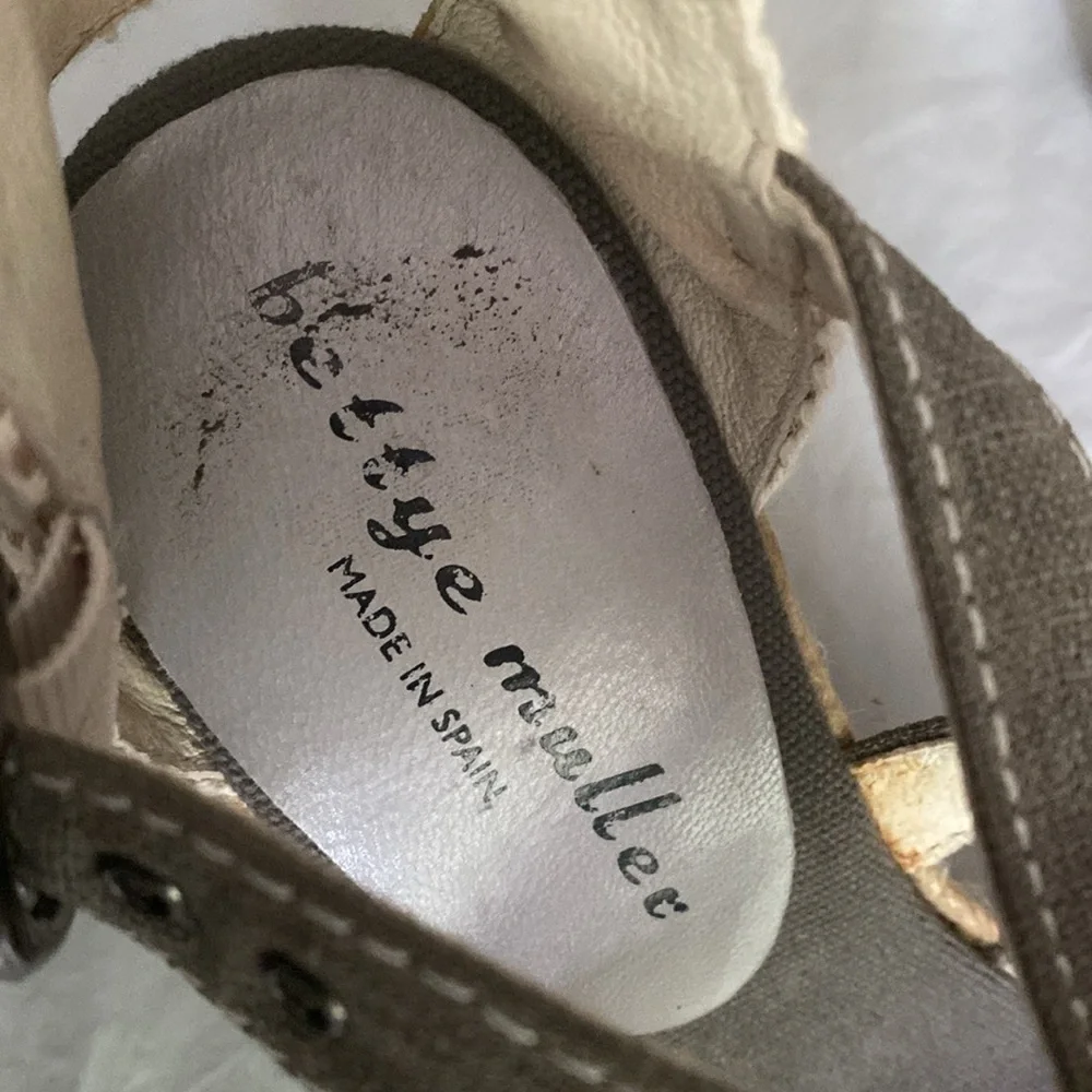 Bettye Muller Espadrille Wedge Heels size 38 made in Spain